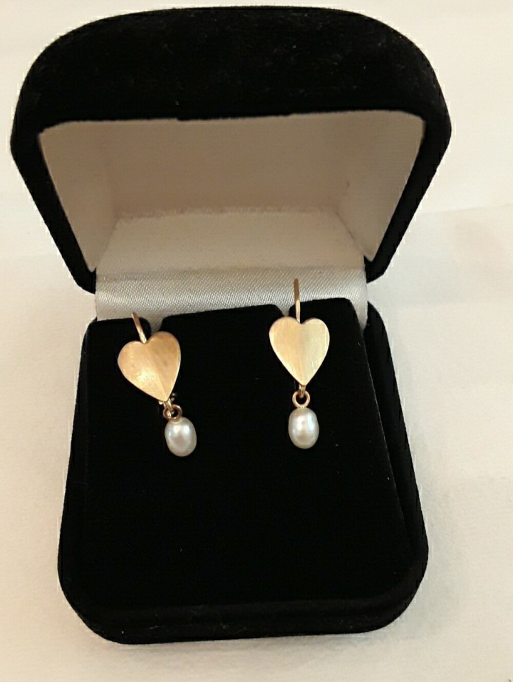 14K solid gold earrings with fresh water pearls